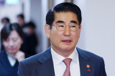 김용현 전 장관 영장 심문 포기 "모든 책임은 나에게"…오늘 밤 구속 갈림길