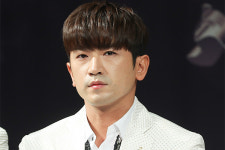 [판결] 신화 이민우 속여 26억 가로챈 방송작가 징역형 원심 파기환송…피해액 다시 판단