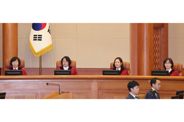 헌재, 마은혁 헌법재판관 후보자 임명 보류 결정 관련 권한쟁의심판 논란 확산
