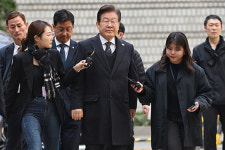 이재명 '대장동 재판' 증인 5번 불출석 … 법원 