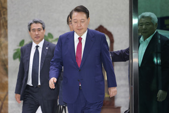 '내란 특검 2차 조사' 윤 전 대통령, 저녁도 거르고 5시간 조서 열람
