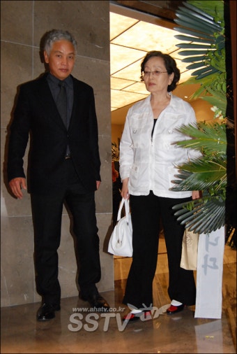 [SS포토] 김영철-김영옥 '좋은곳으로 가시길...'