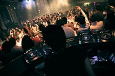 청담동 클럽사진 노골적인 스킨십과 성행위 장면 충격