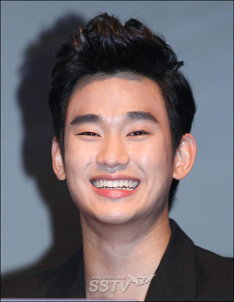 [SS포토] '9 to 9 팬미팅' 김수현, 여전히 아름다운 '꽃미소'