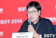 황금시대식육점 | '황금시대' 허안화 감독, '기대하세요' [SS포토]