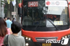 출근 지옥 경기도 광역버스 295대 증차 효과…입석승객 절반 감소