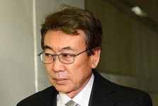 산케이 재판 증인 출석 정윤회 4월 16일 오전 신사동 자택에서 한학자 자택 이동