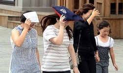 [내일 날씨] 30일 일요일 전국 구름, 경기 북부·영서 북부 한때 소나기…최고기온 30도 일교차 주의, 미세먼지 농도 보통