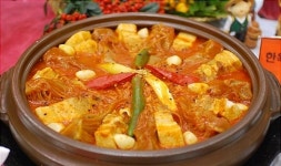 생생정보 서울 김치찜 맛집 어디?…고등어&돼지 김치찜 vs 치즈&토마토 올린 김치찜