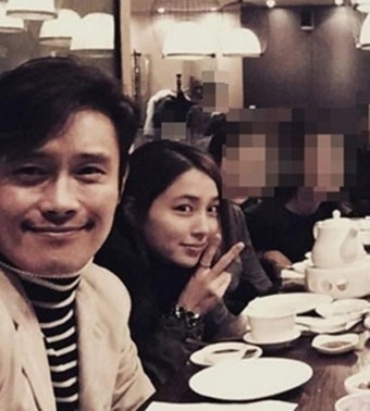 이병헌 이민정 부부, 다정한 일상 사진 '출산 후 여전한 미모'
