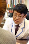 연예인도 걸리는 유방암, 피할 수 있는 방법은 없을까?