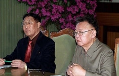 北 강석주 식도암으로 사망, 조선중앙방송 영구는 평양시 보통강구역 서장회관에 안치