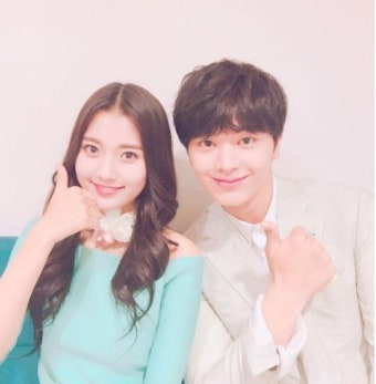 정다빈, 육성재와 함께 인기가요 MC 인증! 사진 보니? '인형인 줄 알았어~'