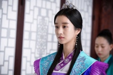 화랑 서예지, 공주 숙명 역으로 첫 등장…고아라·박형식·박서준 로맨스 변화 예고