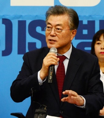 문재인, 전인범 전 사령관 영입 與野 비판… 5·18 과거 발언에 국민의당 