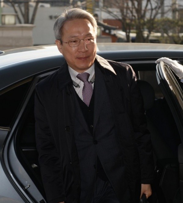 헌재, 정 계선 재판관 기피신청 논의 중…윤 대통령 탄핵심판 불투명