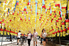 소망등 테마거리의 여유-광안리어방축제 [SS포토]