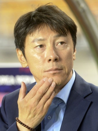축구 국가대표 감독, 슈틸리케 후임에 신태용 선임…임기는 2018 러시아월드컵 본선까지