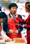 개막퍼포먼스 펼치는 논산시장...  2017강경젓갈축제 [포토]