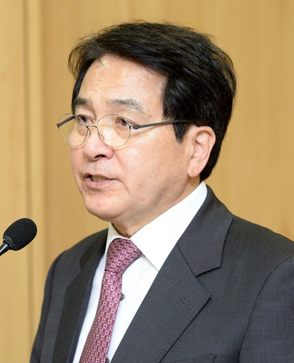 윤석열 전 대통령, 내란 혐의 조사 거부…검찰 소환 예정, 관련 인물들 연루 논란(deprecated)