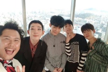 사우스클럽, 남태현 등 단체 사진 공개…화기애애한 분위기 눈길