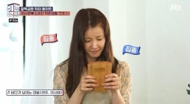 취존생활 이시영이 연주한 칼림바 뭐길래? 양손 엄지로 건반을 위 또는 아래로 튕겨 연주
