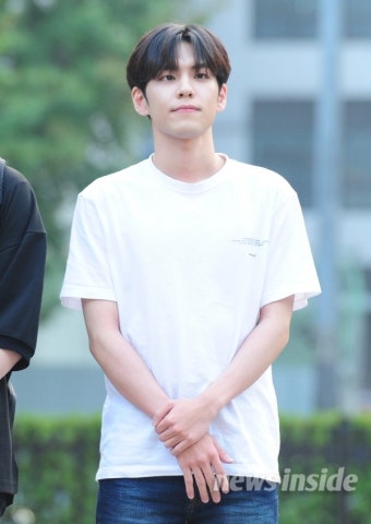 [뮤직뱅크 출근길] 데이식스 원필, 훈훈하다 훈훈해 (인싸포토)