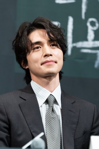 이동욱 
