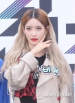 [뮤직뱅크 출근길] ANS 비안, 예쁨 가득한 인형 미모 (인싸포토)