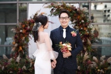 김풍 결혼식 사진 공개,연예인급 신부 자태..이말년·주호민 사회..육중완·랑쑈 축가
