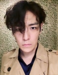 빅뱅 탑, 곱슬머리 헤어+무심한 표정 확 달라진 외모 공개