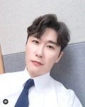 영탁, 댄디한 비주얼 과시 이런 본부장님과 함께라면 주7일 출근도 가능