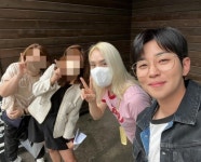 딘딘, 끝났으면 안 보는 거지라더니 1박2일 하차한 방글이PD와 뮤뱅서 재회