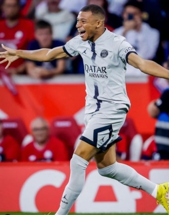 PSG 음바페, 경기 시작 8초 만에 골…