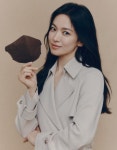송혜교, 마스크랑 얼굴 크기 비슷할 정도...세상 다 가진 미모 여전하네!