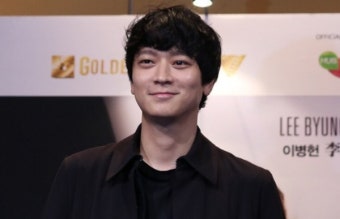 강동원, 7년만 YG엔터 떠난다..