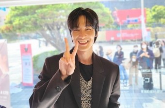 장률, 매니지먼트mmm과 전속계약…김태리‧안재홍‧이솜‧전여빈과 한솥밥