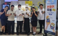 풀무원푸드앤컬처, 테이크아웃 메뉴 흔들어우동 