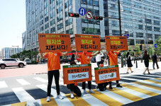 신화푸드그룹, 송파문정역점에서 정지선 지키기 캠페인