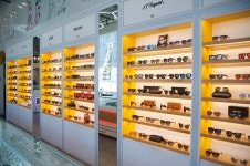 아이데코안경원 누진다초점렌즈로 노안 고민 줄일 수 있어