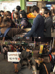 화제의 이대 앞 빼빼로 훈남 수원역에도 출몰