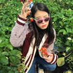 아이유 딸기농장 나들이 훈남 아빠와 투샷