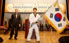 부영 이중근 회장, 세계태권도평화봉사재단 총재 취임식 가져