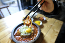 [생명을 살리는 착한 맛집] 서울시 연남동 ‘나베 식당’