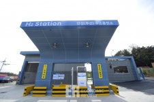 [ER포토] 고속도로 최초수소충전소 가보니?