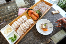 [생명을 살리는 착한 맛집] 도심속의 휴식 포도나무집