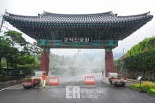 [Story포토] 가마솥 더위, 도심 속 물놀이장 어디야!