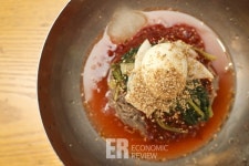 [생명을 살리는 착한 맛집] 하루 두 번 반죽하는 신선한 메밀의 맛 막국수