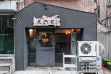 [생명을 살리는 착한 맛집] 돼지국밥의 대중화로 젊은 세대 사로잡은 ‘옥동식’