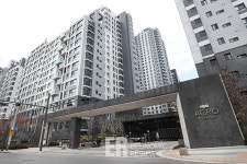 [Story포토] 달라야 뜬다 정문 입구로 알아본 아파트 브랜드